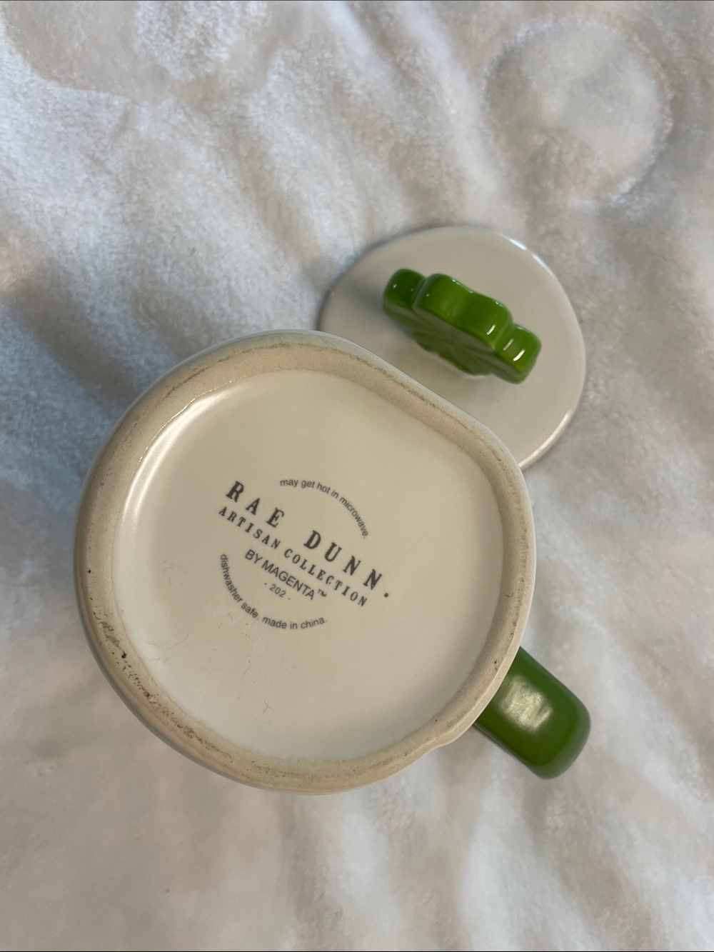 Rae Dunn Mug with Shamrock Lid - Green & White - Picture 4 of 6